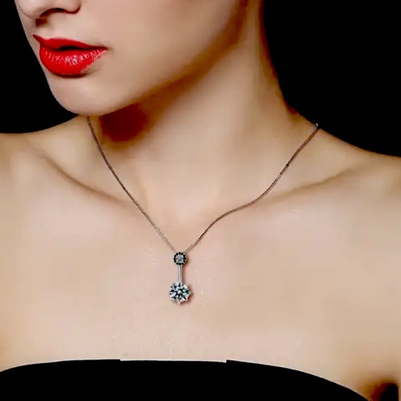 🌟 Sterling Silver Pendant Necklace - Picture 4 of 5